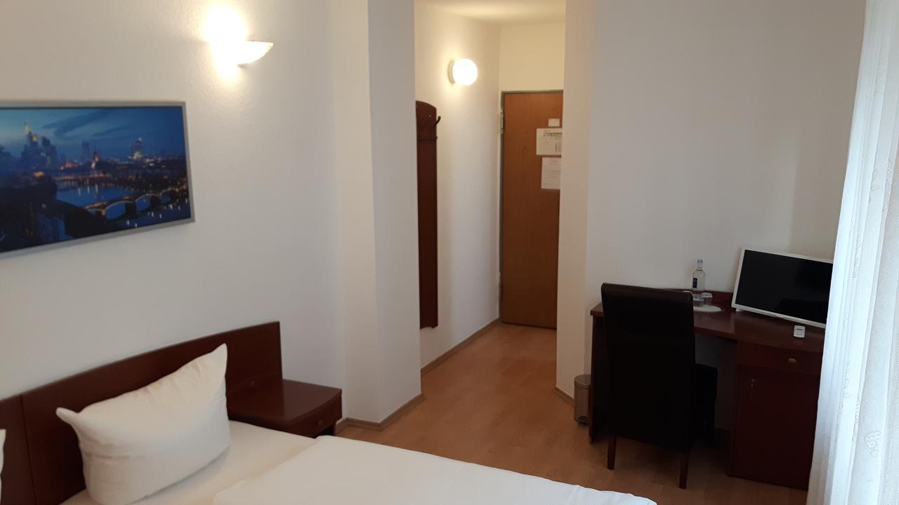 Hotel Aurelia Frankfurt am Main Exterior photo